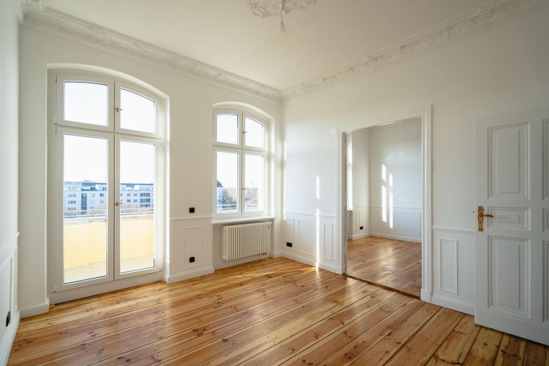Provisionsfrei: Erstbezug am Volkspark Wilmersdorf, 3-Zi Stuck-Altbau, Balkon, Blicke über die Stadt – Stuckaltbau mit Balkon