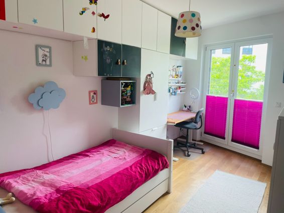 München-Aubing: Neuwertige familienfreundliche 4-Zimmer-Wohnung mit Blick ins Grüne / S-Bahn-Nähe – Kinderzimmer 1
