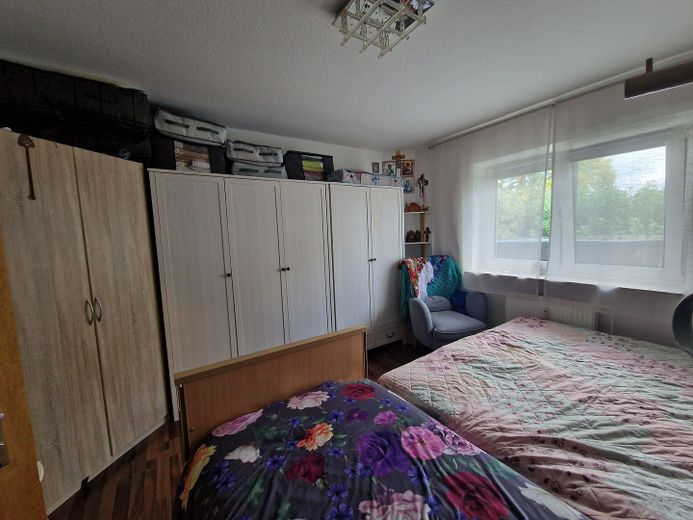Seltene Gelegenheit in Holtorf: Großzügiges Zweifamilienhaus mit Terrasse und Garage – Schlafzimmer im Erdgeschoß