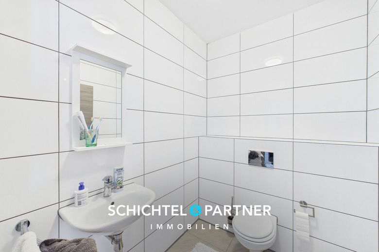 Ellwürden | Top rentables Hostel mit super Auslastung in gefragter Lage – S&amp;P | Badezimmer