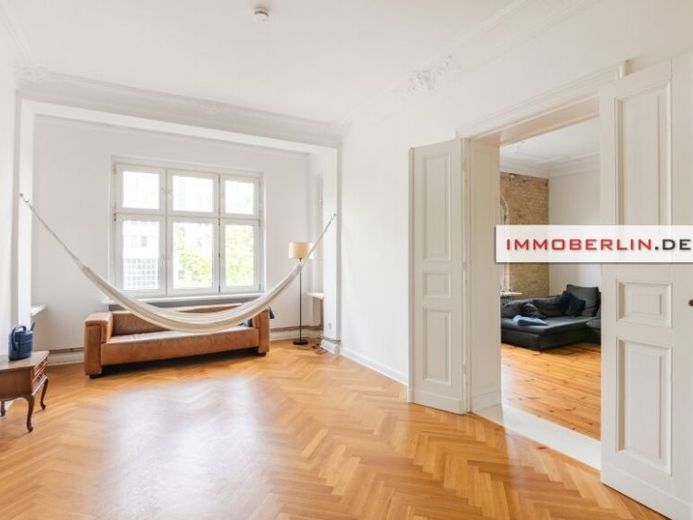 IMMOBERLIN.DE - Charmant appartement ancien avec balcon en excellent état au bord du parc – Photo 1