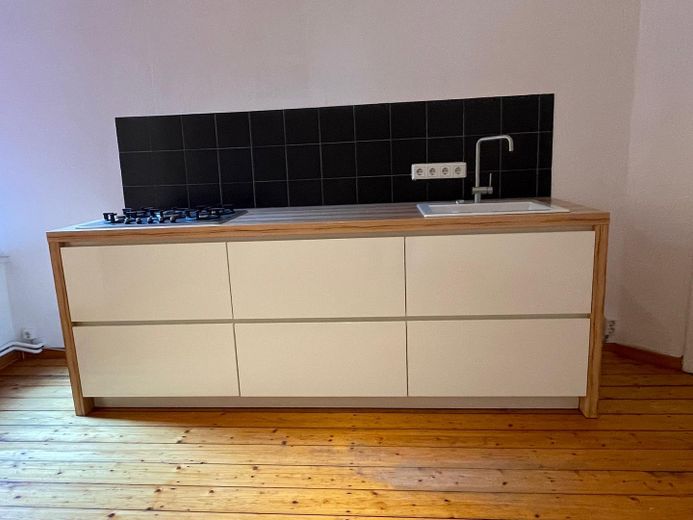 2-Zimmer Altbauwohnung an der Leibnitz Uni und Welfengarten / inklusive Küche – Küche