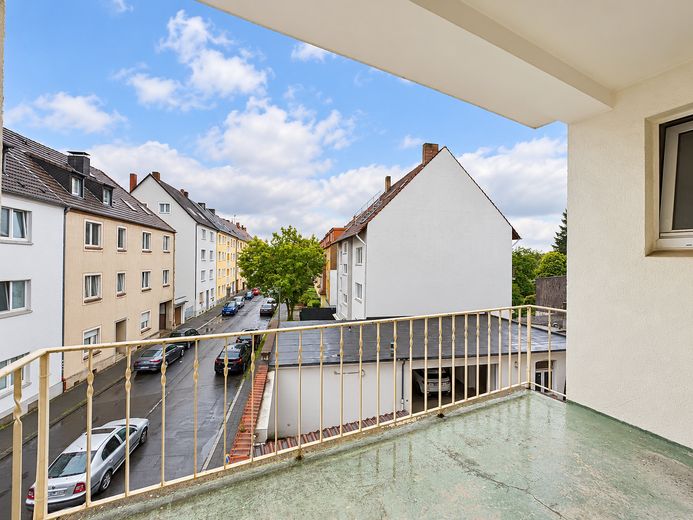 Frisch renovierte 3-Zimmer-Wohnung mit Balkon, frei ab sofort – Balkon