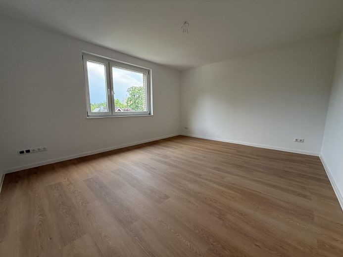 Sanierte Dachgeschosswohnung mit Fußbodenheizung und Stellplatz zum Erstbezug – फोटो 5