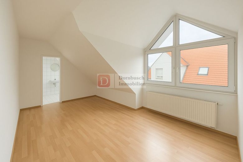 Top!! 3-Zimmer-Dachgeschoss nahe Kurpark – Schlafzimmer