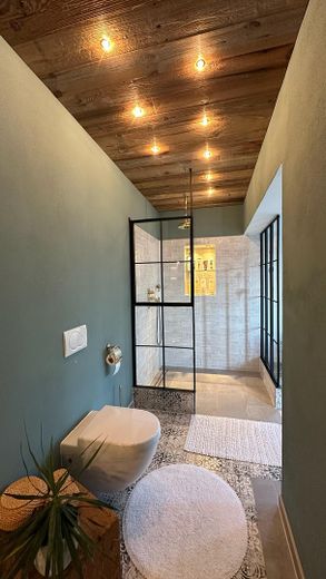Straordinaria casa unifamiliare moderna con doppio garage – Badezimmer Dusche