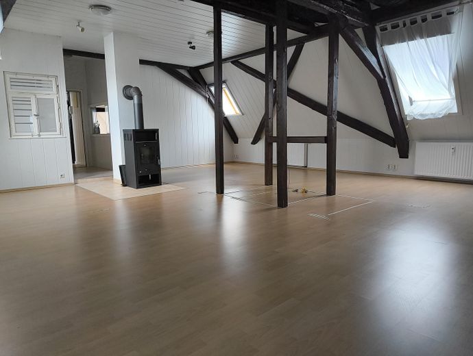 Vöhringen'de büyük potansiyele sahip çok yönlü çok aileli ahşap karkas ev – Komisyonsuz – Atelier 1
