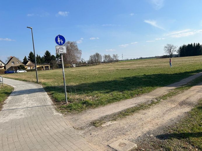 Baugrundstück mit Baugenehmigung für EFH (2 WE möglich) in Luckau OT Uckro – Grundstück
