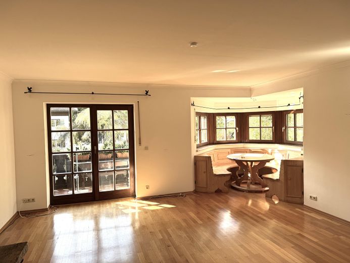 Frisch renovierte stilvolle, helle Wohnung – Photo 3