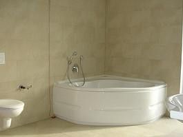Penthouse-Wohnung im Rosengarten barrierefrei (Wohnen mit Service) – Badewanne