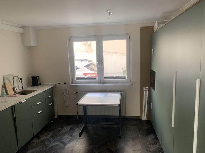 Edificio residencial y comercial en una ubicación céntrica de Lohmar – Hinterer Raum Büro EG
