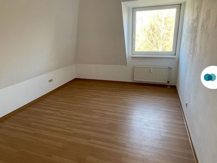 Гарна 3-кімнатна квартира з великим балконом та вбудованою кухнею – Schlafzimmer I