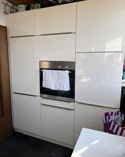 Sehr gepflegte 3 Zimmer-Maisonette-Wohnung in zentraler Wohnlage von Griesheim – Küche