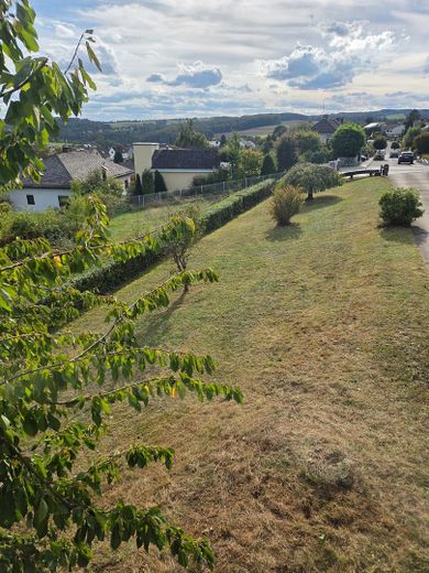 Casa con vistas panorámicas y parcela de 1.213 m²: mucho espacio y potencial – Garten 