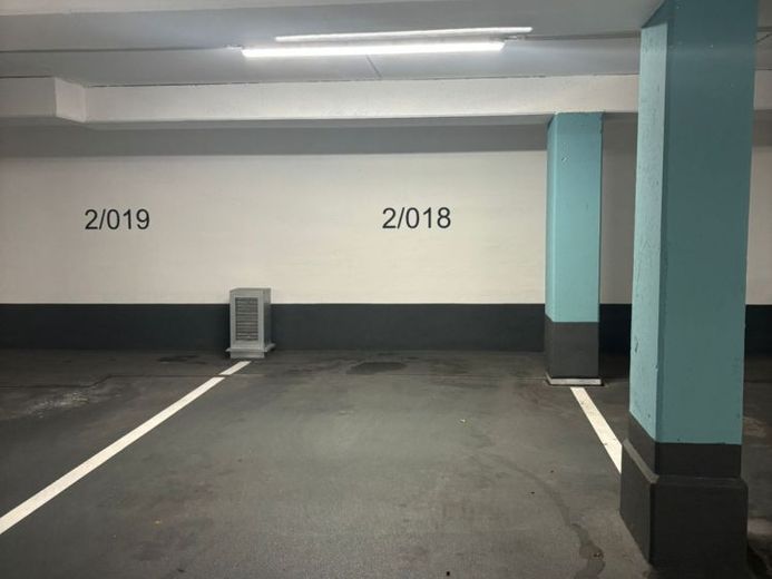Abgeschlossener Tiefgaragenstellplatz in Heidelberg Handschuhsheim zu vermieten – Foto 1