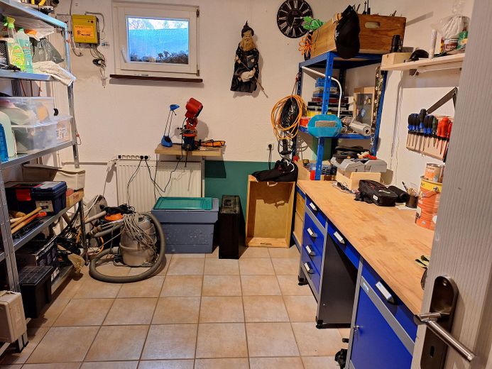 Großzügiges Wohnen im gepflegten Landhaus (nähe Golfplatz/Waldrand) PROVISIONSFREI – Raum 4 Hobby_Werkstatt  UG