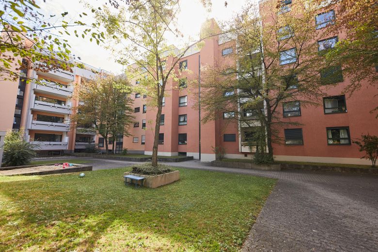 Top renoviertes und vollständig eingerichtetes Apartment in bester Schwabinger Lage - provisionsfrei – Innenhof