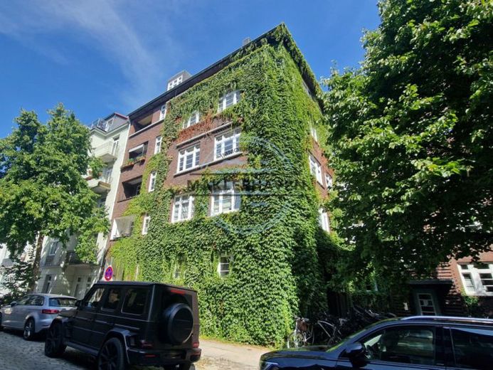 Klassischer Altbau-Charme in begrünter Umgebung und begehrter Lage von Hamburg-Eppendorf – Foto 1