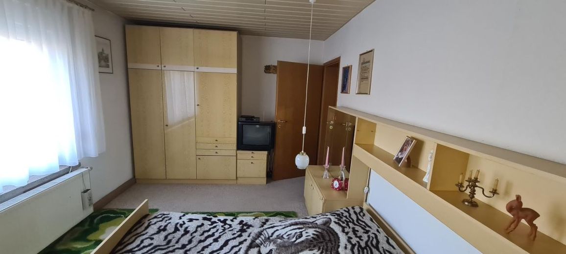 ab sofort: Einfamilienhaus in Alleinlage mit großem Grundstück – 20250327_172653