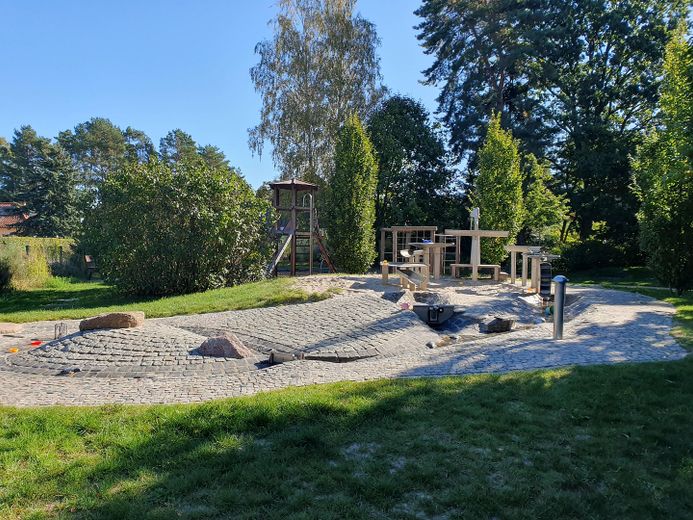 Wasserspielplatz in der Nähe