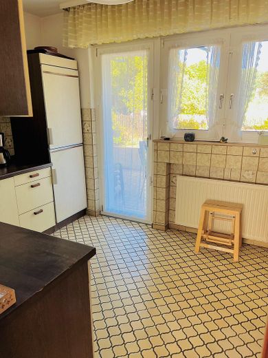 Casa con potencial para dos unidades residenciales en Colonia Flittard – Küche EG, Ausgang Garten