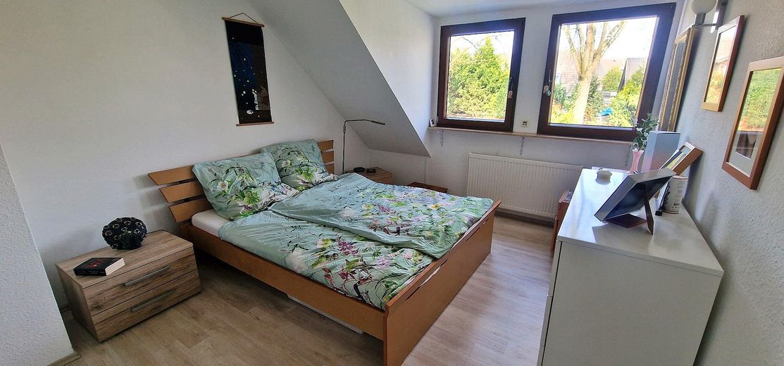 Schlafzimmer 1