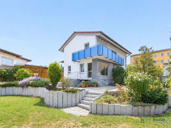Atractiva casa unifamiliar con 5 habitaciones, jardín y cerca del Rin – Foto 1
