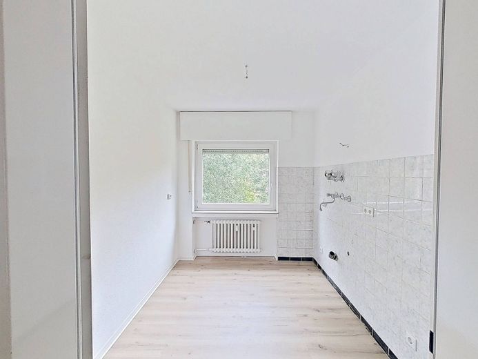 Luminoso bilocale ben distribuito con BALCONE e bagno con vasca a Bielefeld-Senne – Küche