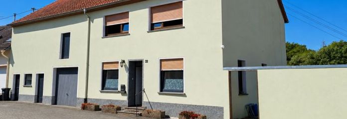 Nahe Bitburg: Charakterhaus mit Garage, Gewölbekellern, Sonnenterrasse & weiteres Nutzungspotenzial
