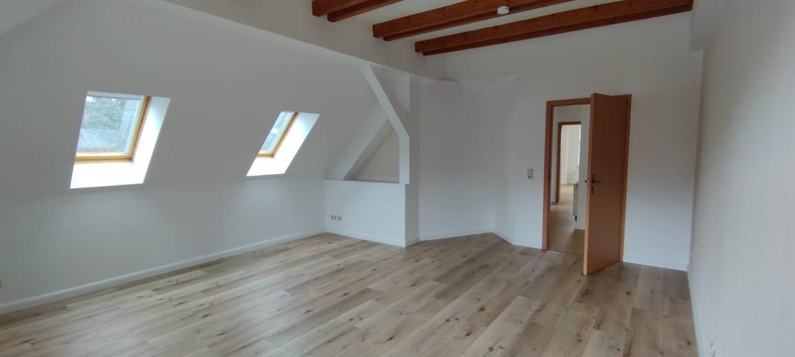 Wohnung mit Garten/Carport Brandbg. OT zu vermieten – Wohnzimmer