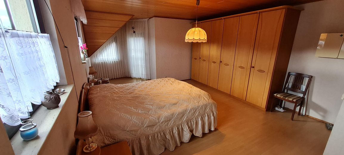 Schlafzimmer DG + Balkon