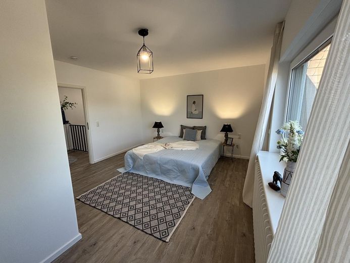 Şık ambiyansa sahip modern yaşam – Elternschlafzimmer Ansicht 1