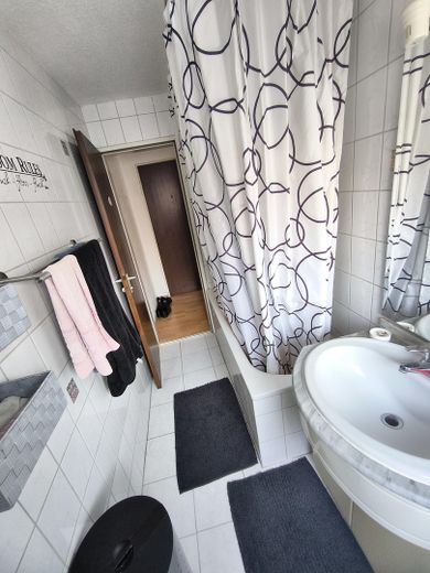 Badezimmer 2. OG Links
