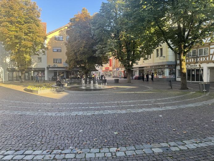 Attraktives Café/Bistro in top Lage – Fußgängerzone – Sicht auf die Terrasse