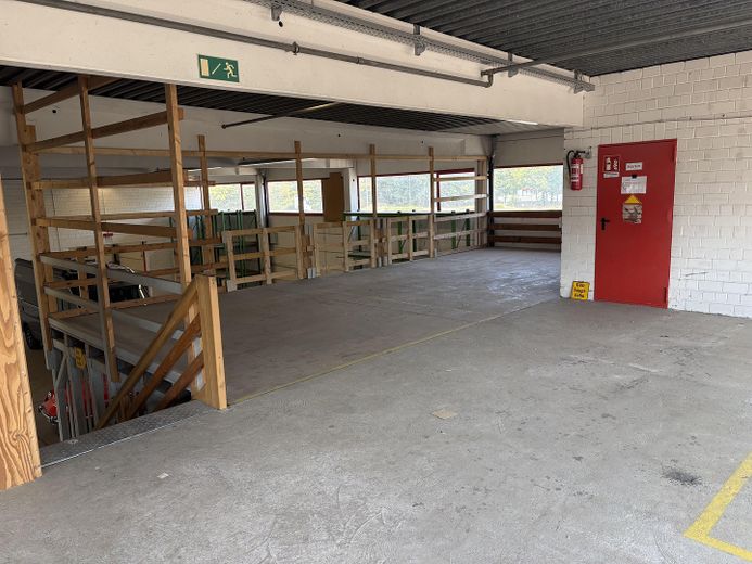 Lager/ Produktionsflächen ca. 1400 m2 mit Büro / teilbar – Foto 9
