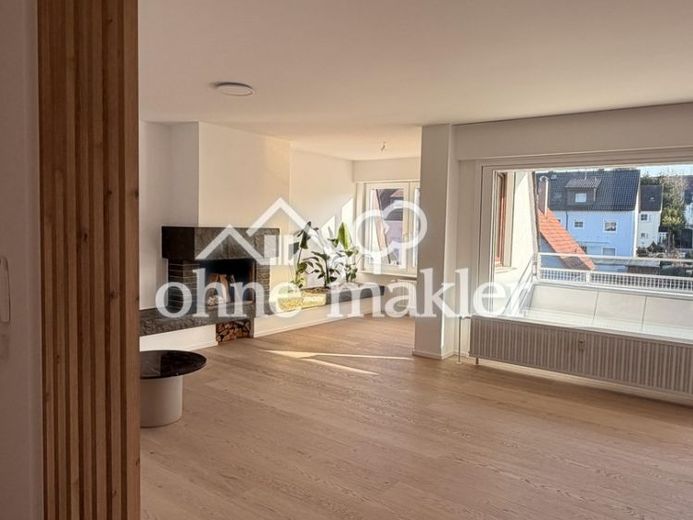 Exclusivo apartamento reformado de 3,5-4,5 habitaciones con chimenea – Foto 1