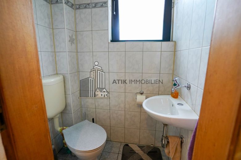 ATIK: Gepflegte Doppelhaushälfte in attraktiver Lage von Reilingen – Gäste-WC