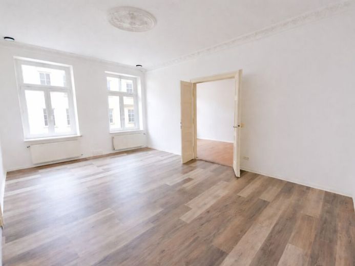 4-Zimmer Wohnung mit Altbaucharme im 1. OG der Silberstr. 16 – Foto 1