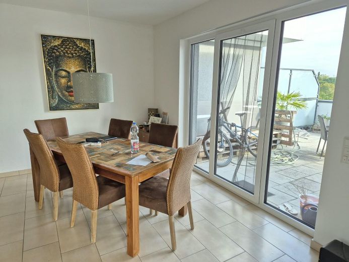 3-room penthouse apartment in Gießen Wieseck – Essbereich
