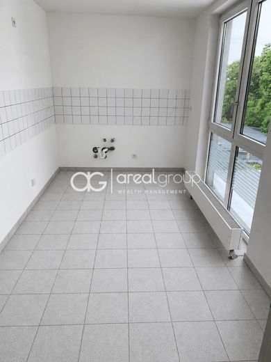 * 4 Zimmer * 2 Badezimmer * 2 Loggias * TOP-Lage * – Küche