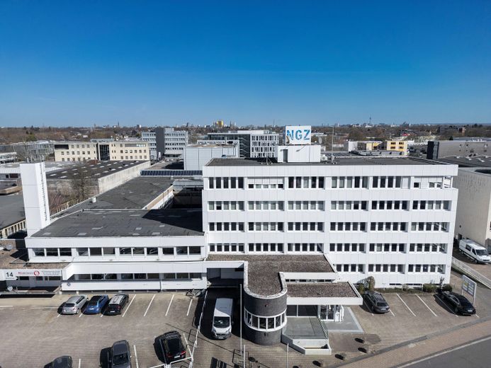 Büroetage im 1.OG in Neuss – Gebäude