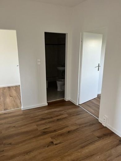 Balkon-Upgrade in Toitenwinkel: 3 Zimmer für Paare & kleine Familien – Flur