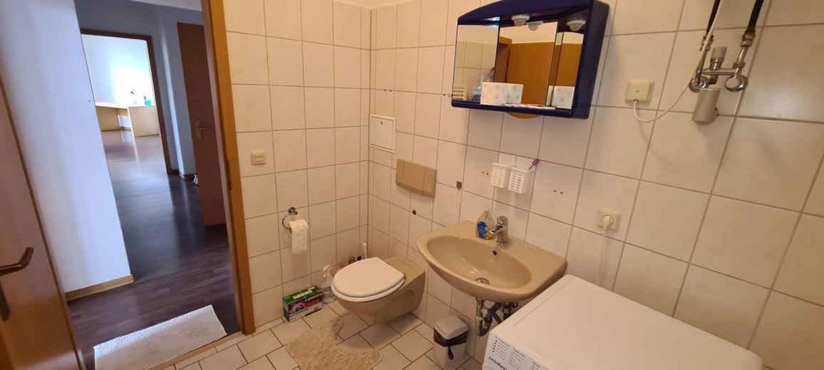 ab sofort: Helle und zentrale 2-Zimmer-Wohnung in Stadtmitte Stadtroda´s – 20260521_163336