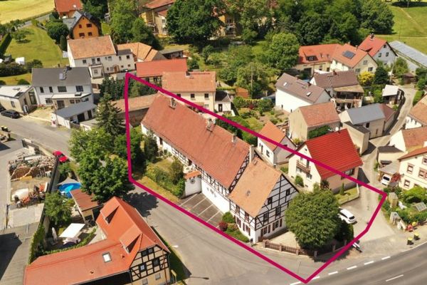 Seltenes Fachwerkhaus bei Radeburg, viel Platz zur Eigennutzung + 3 Wohnungen (voll vermietet)