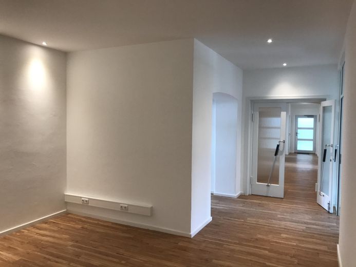 *Penzberg* - Hochwertige und attraktive Praxis- / Office- Gewerberäume in bester Zentrumslage – Empfang
