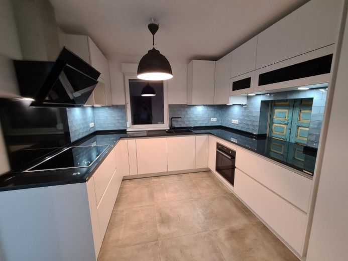 Casa unifamiliar renovada con vistas panorámicas en Wachtberg-Villip (sin comisión) – Küche