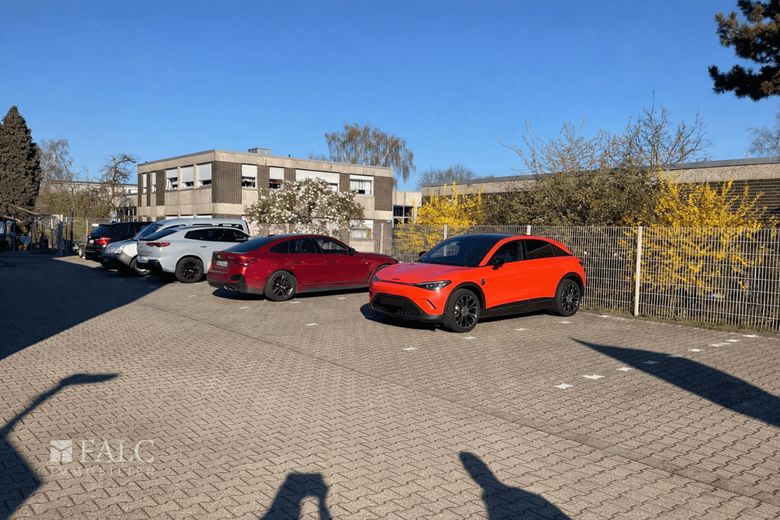 Traumrenditeobjekt mit Wandlungsmöglichkeiten – Parkplatz Bürogebäude