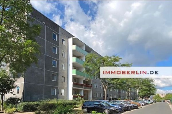 IMMOBERLIN.DE - Attraktive Wohnung mit Westbalkon & hübschem Ausblick in naturverbundener Lage