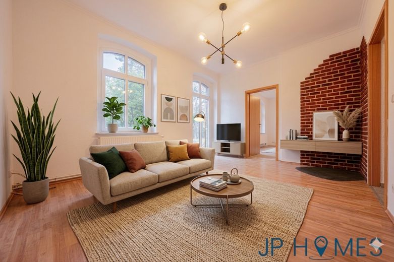 Zweifamilienhaus in ruhiger Naturlage mit Wassernähe- saniertes ehemaliges Bahnhofs-Häuschen – Wohnzimmer (Home Staging Design)
