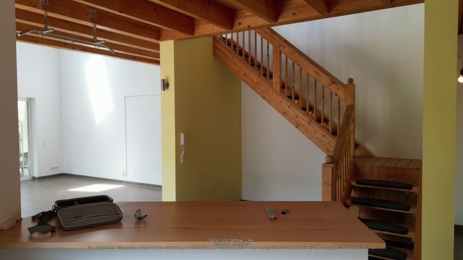 Blick aus Küche in Wohnzimmer